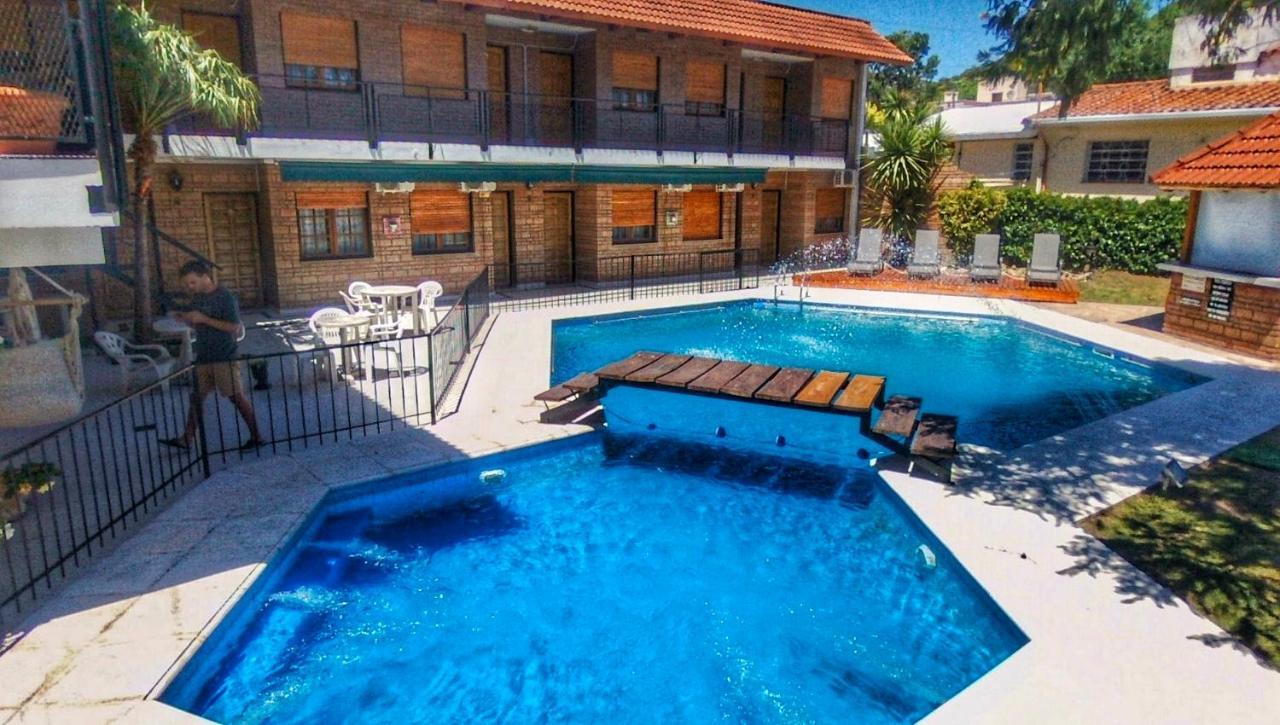 Hotel Carlos Paz Вілья-Карлос-Пас Екстер'єр фото