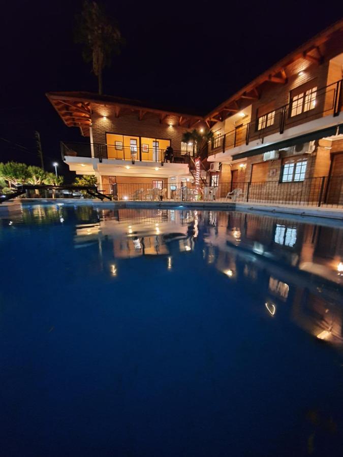 Hotel Carlos Paz Вілья-Карлос-Пас Екстер'єр фото