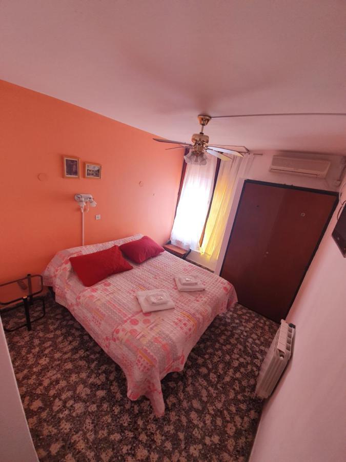 Hotel Carlos Paz Вілья-Карлос-Пас Екстер'єр фото